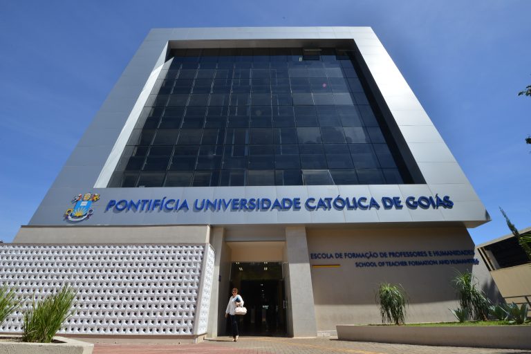 Escola de Formação de Professores e Humanidades da PUC Goiás