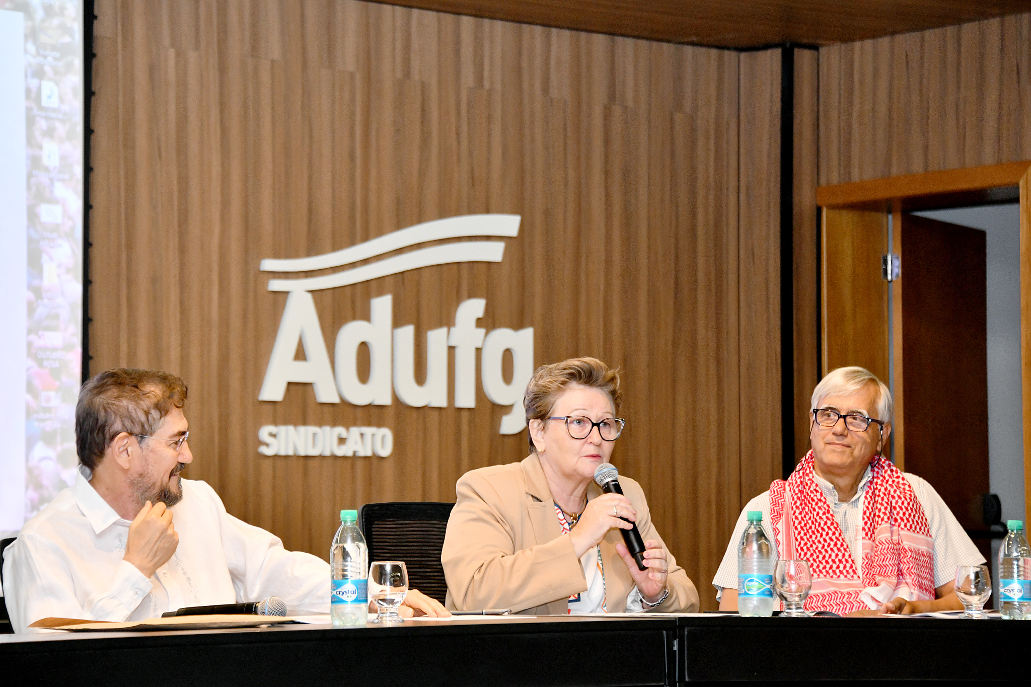 Fé e Política: Mesa redonda debate a importância da educação